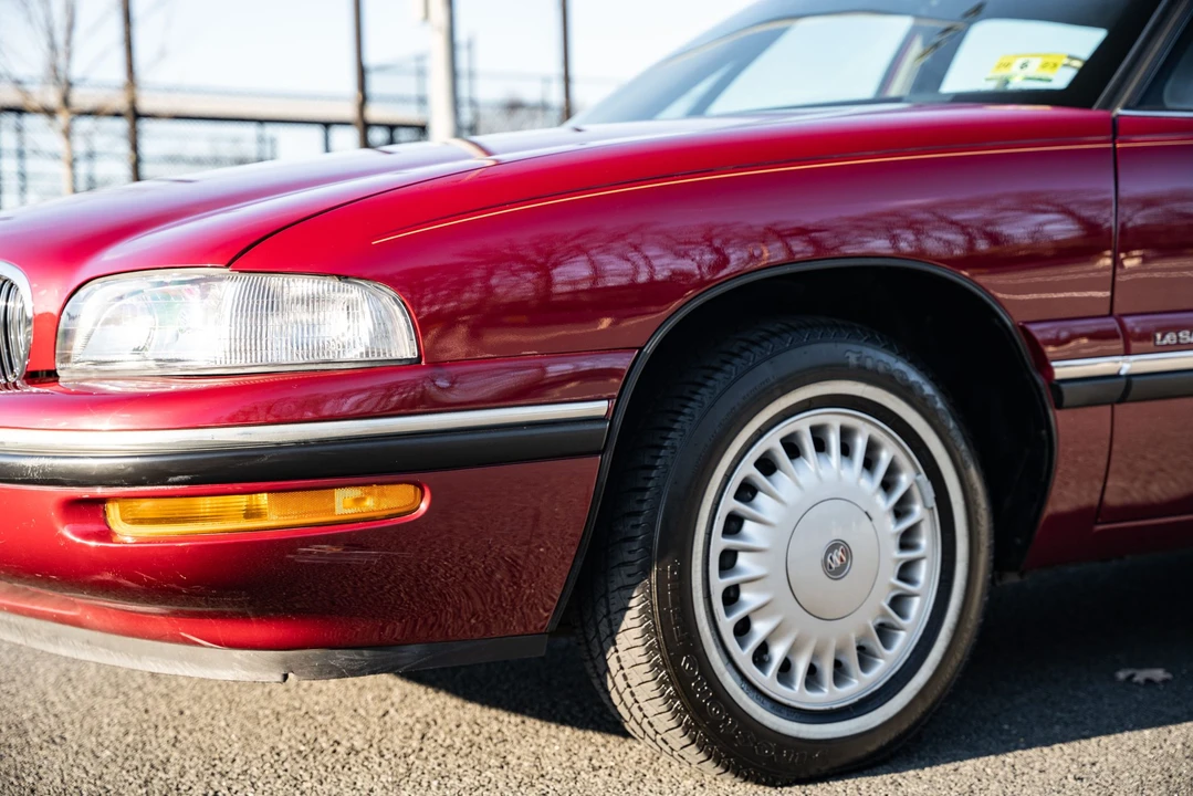 1997 Buick LeSabre - Image 26 of 31