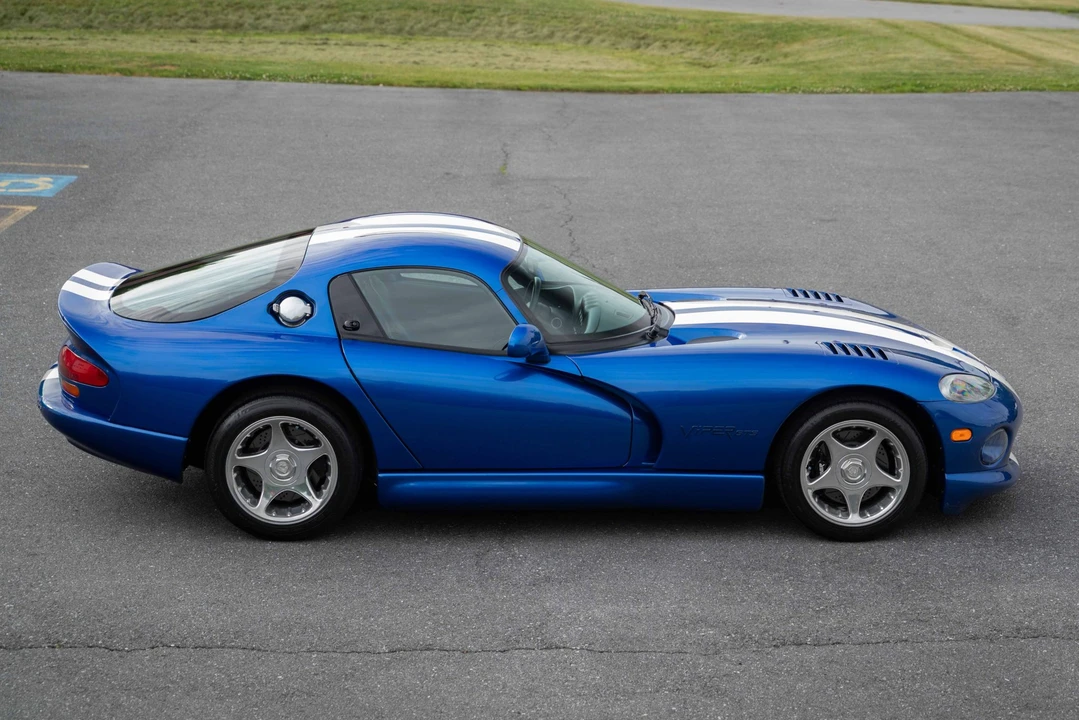 1997 Dodge Viper GTS 2nd Gen - Image 16 of 31