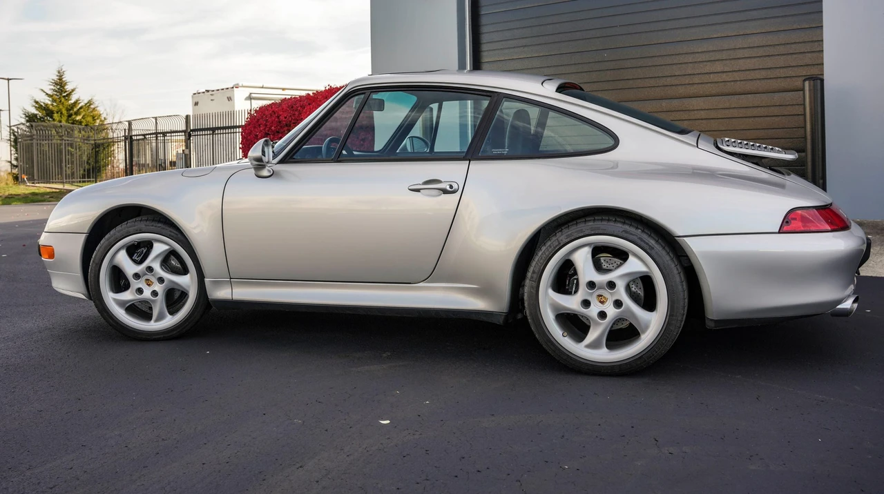 1998 Porsche 993 Carrera - Image 10 of 31