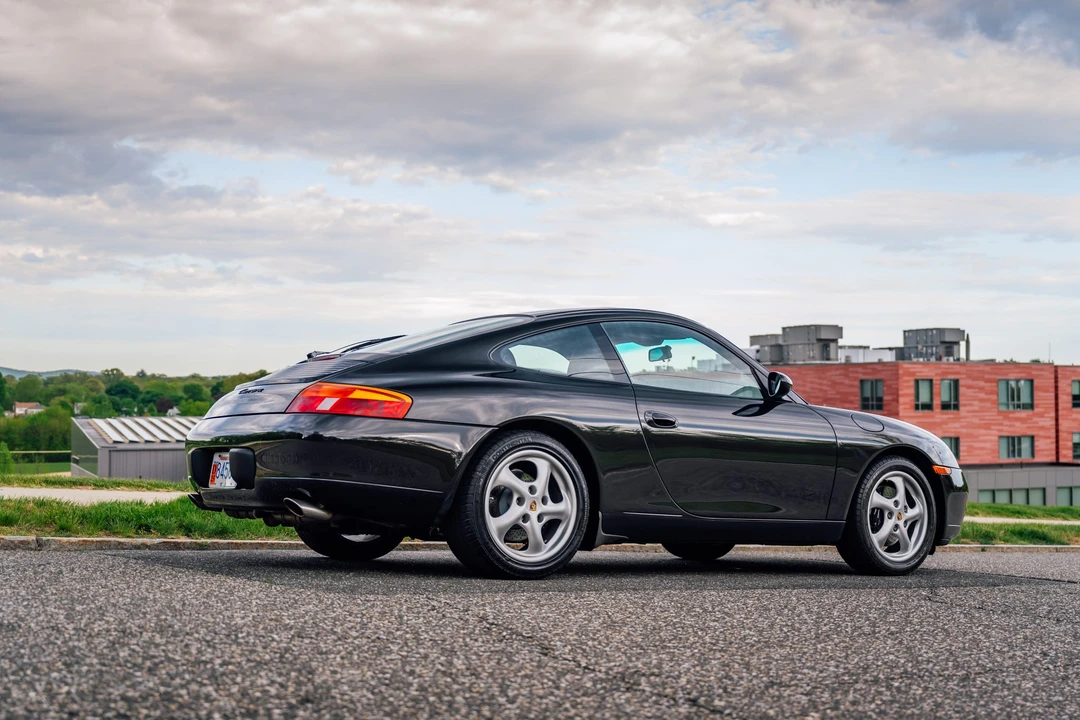 1999 Porsche 996 Carrera - Image 10 of 31