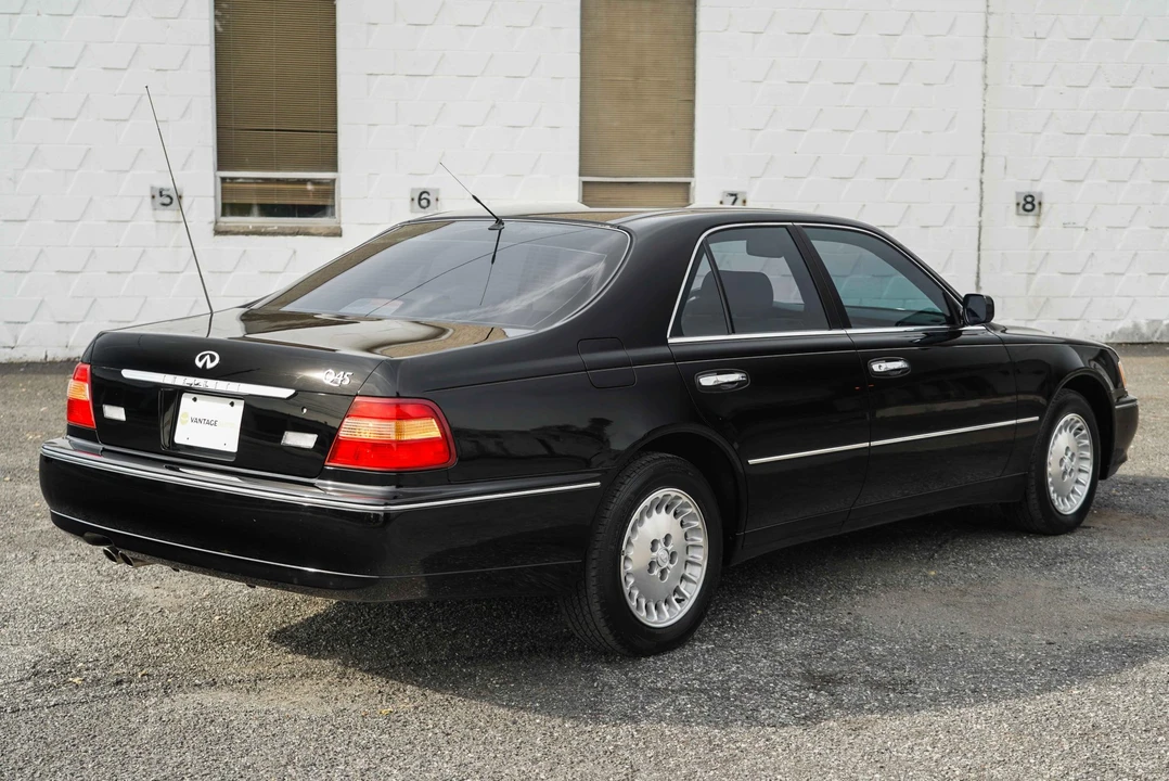 2000 Infiniti Q45 2nd Gen - Image 9 of 31