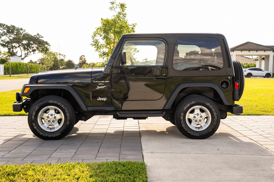 2000 Jeep TJ Wrangler - Image 9 of 31