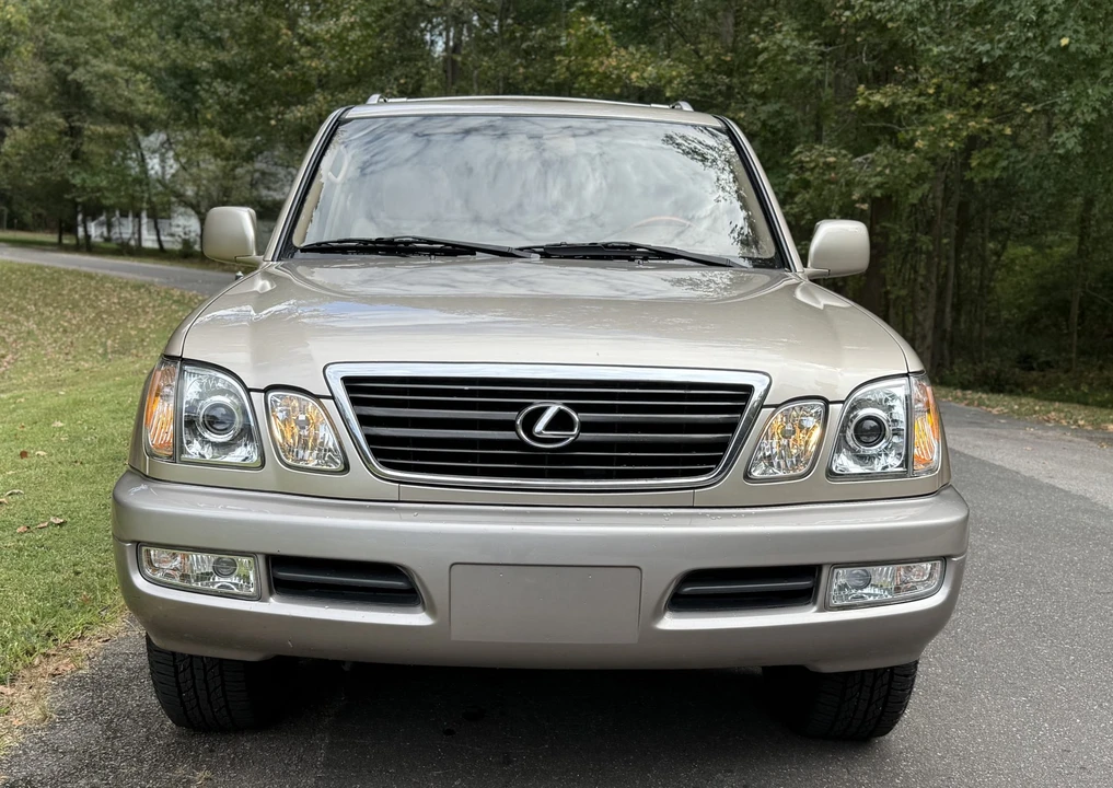 2000 Lexus LX 2nd Gen - Image 4 of 31