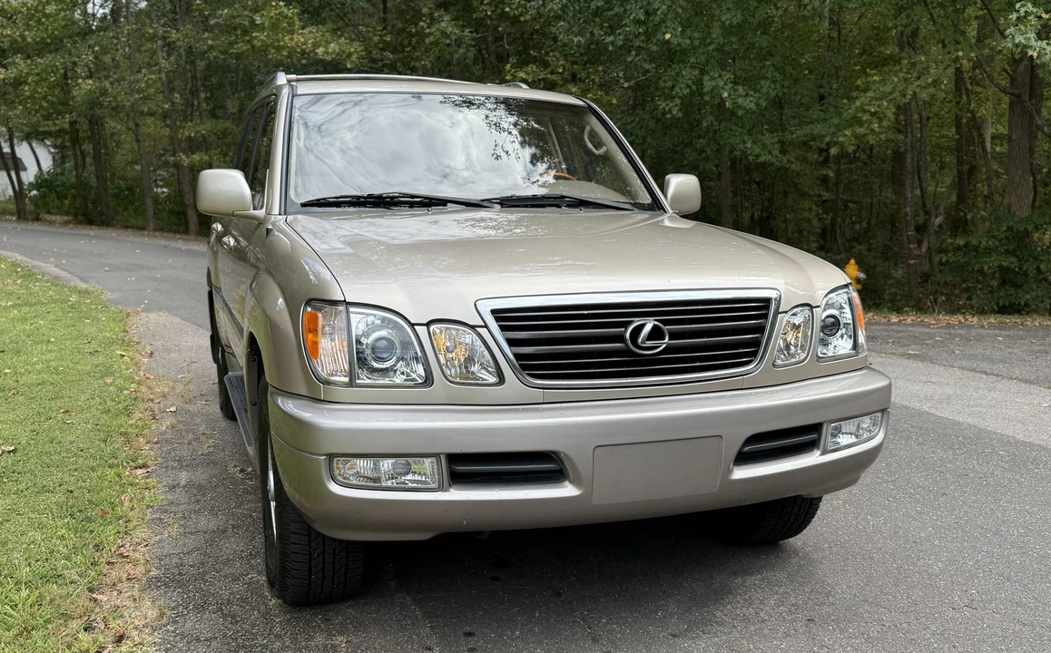 2000 Lexus LX 2nd Gen - Image 5 of 31