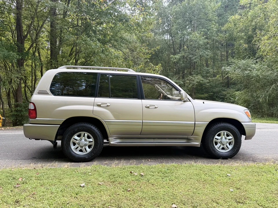 2000 Lexus LX 2nd Gen - Image 8 of 31