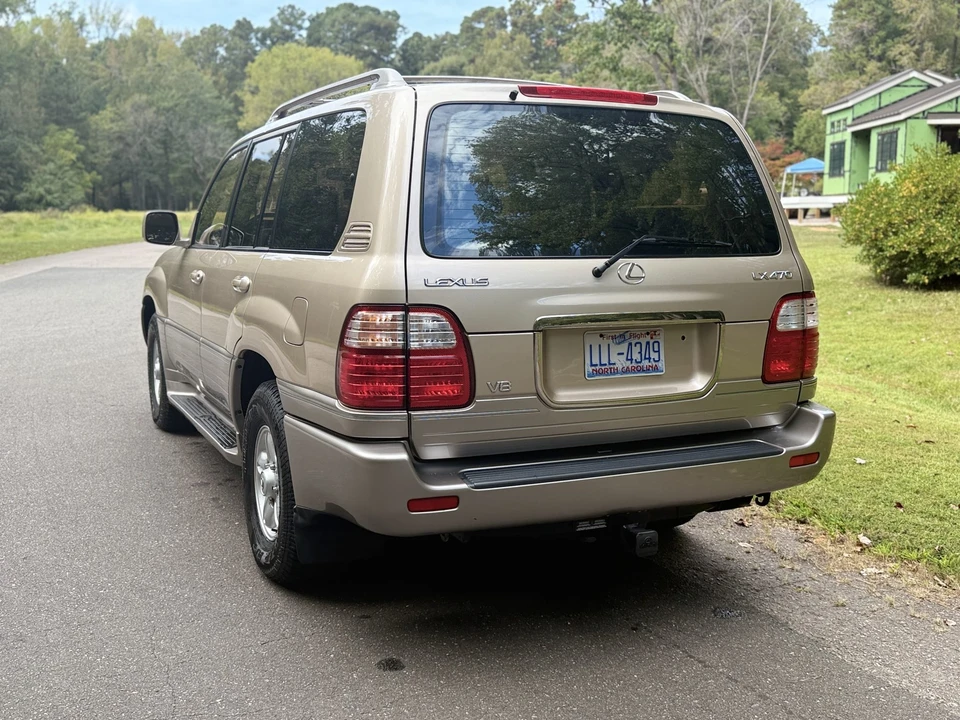 2000 Lexus LX 2nd Gen - Image 12 of 31