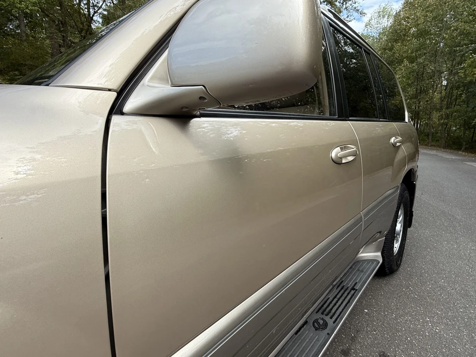 2000 Lexus LX 2nd Gen - Image 23 of 31