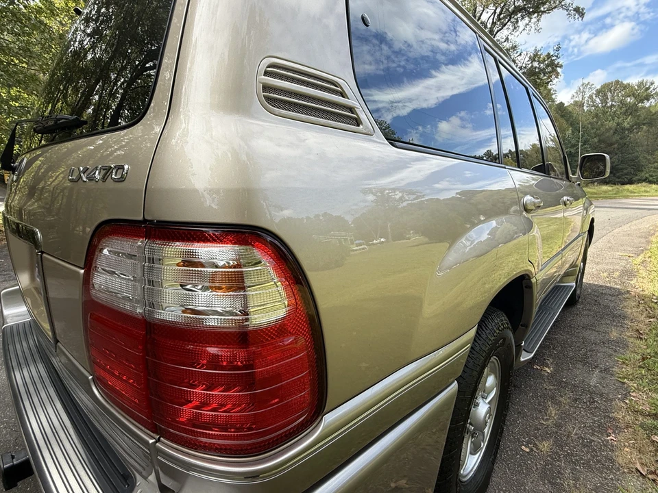 2000 Lexus LX 2nd Gen - Image 28 of 31