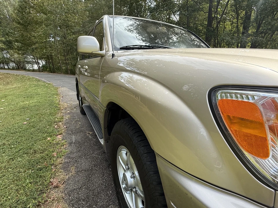 2000 Lexus LX 2nd Gen - Image 18 of 31