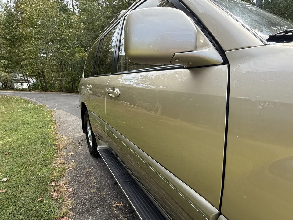 2000 Lexus LX 2nd Gen - Image 16 of 31
