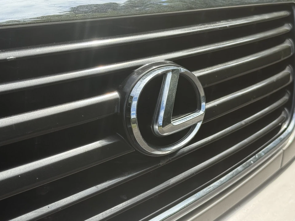 2000 Lexus LX 2nd Gen - Image 20 of 31