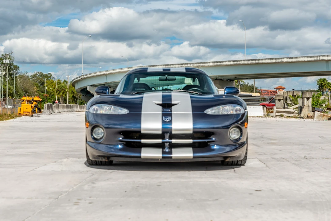 2001 Dodge Viper GTS 2nd Gen - Image 2 of 31