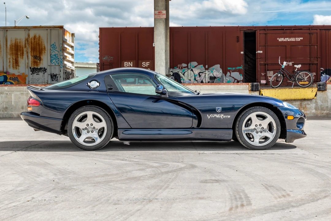 2001 Dodge Viper GTS 2nd Gen - Image 11 of 31