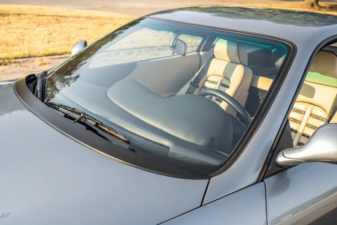 2001 Ferrari 550 Maranello - Image 26 of 31
