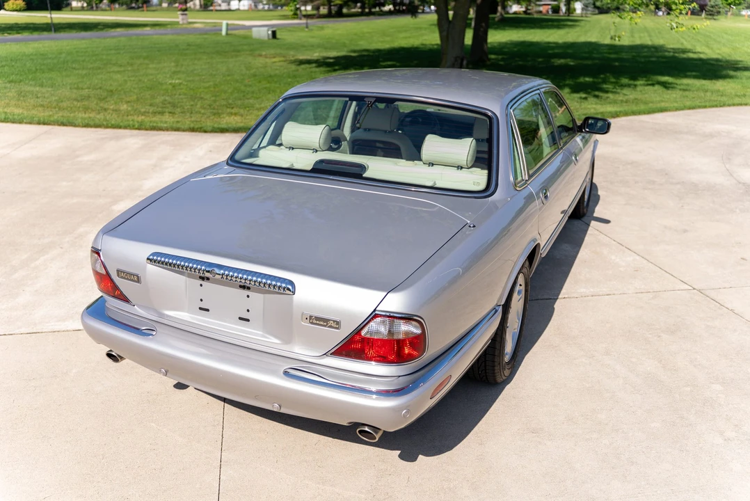2001 Jaguar X308 XJ - Image 31 of 31