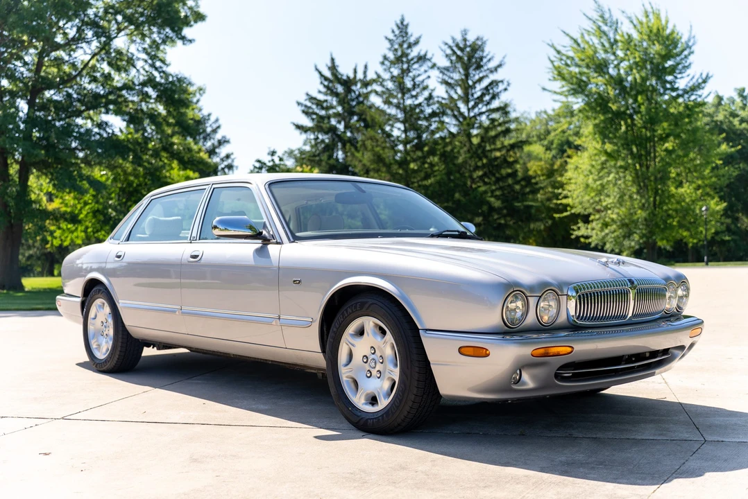2001 Jaguar X308 XJ - Image 3 of 31