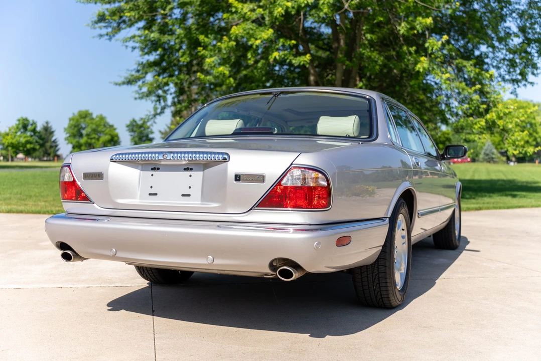 2001 Jaguar X308 XJ - Image 25 of 31