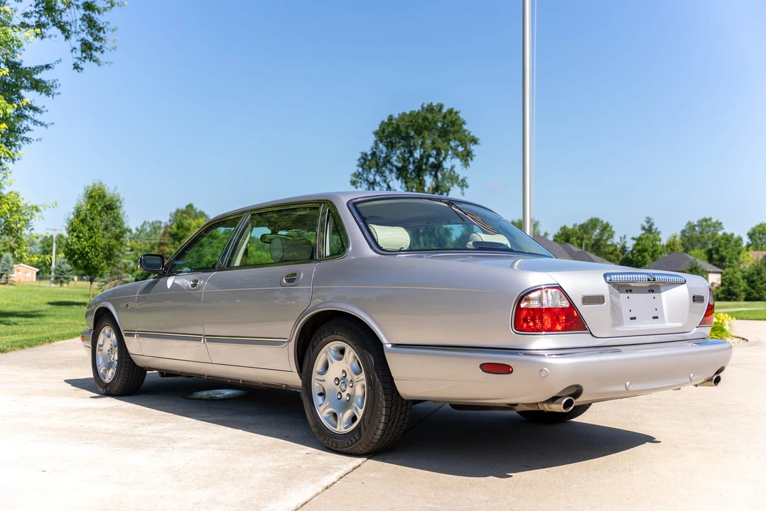 2001 Jaguar X308 XJ - Image 18 of 31