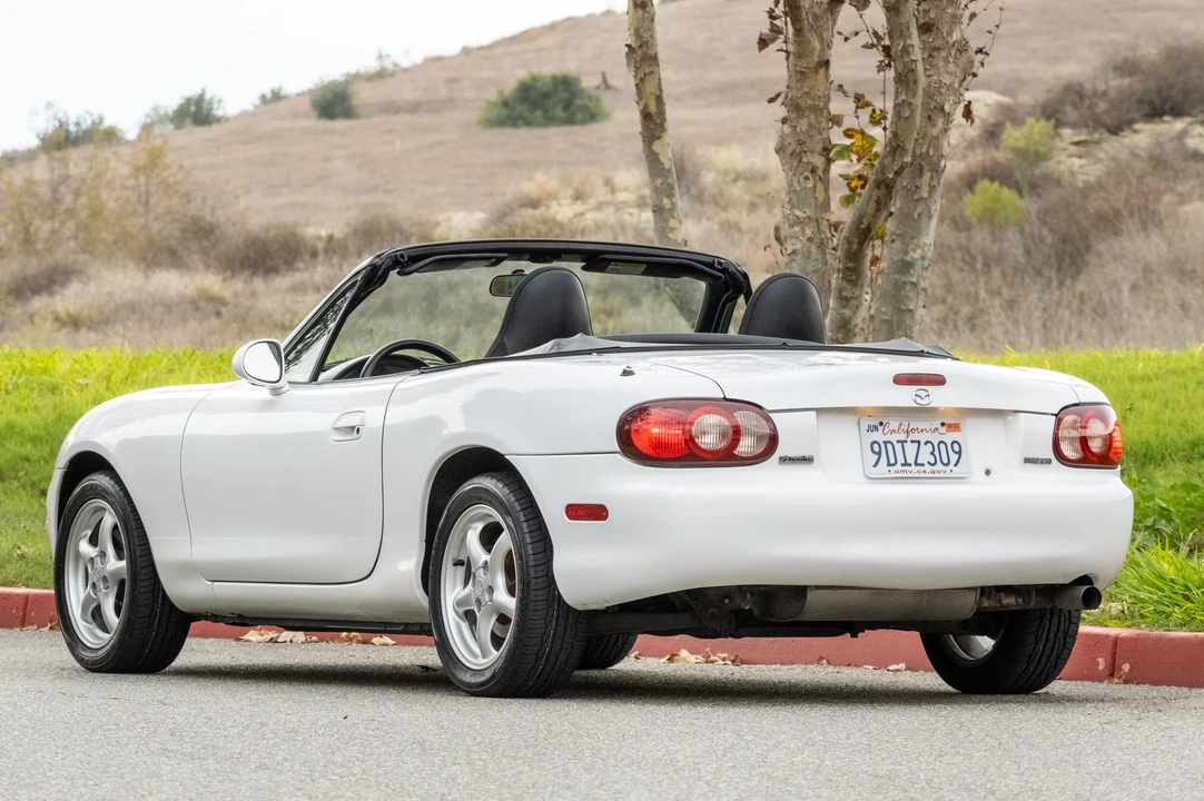 2001 Mazda NB MX-5 Miata - Image 12 of 31