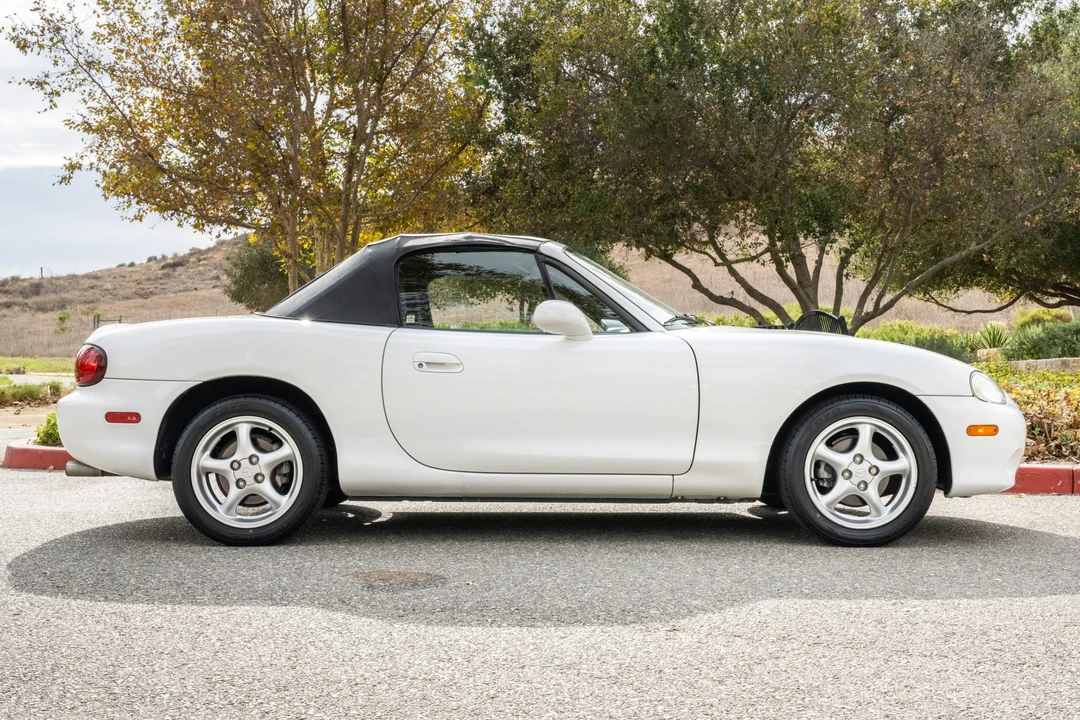 2001 Mazda NB MX-5 Miata - Image 7 of 31
