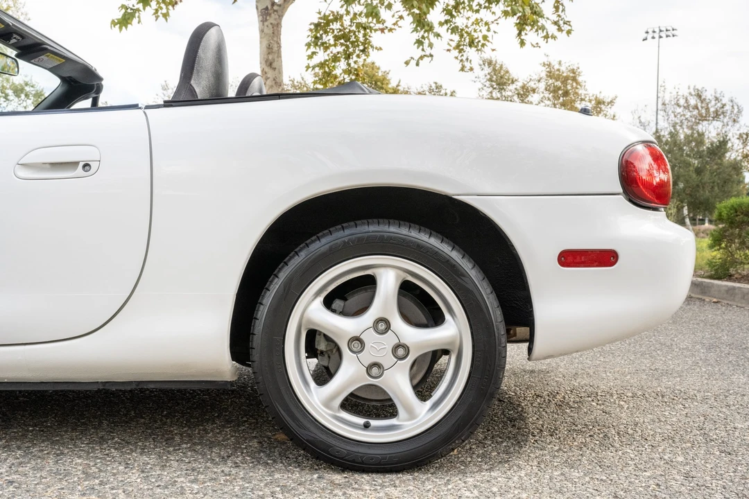 2001 Mazda NB MX-5 Miata - Image 24 of 31