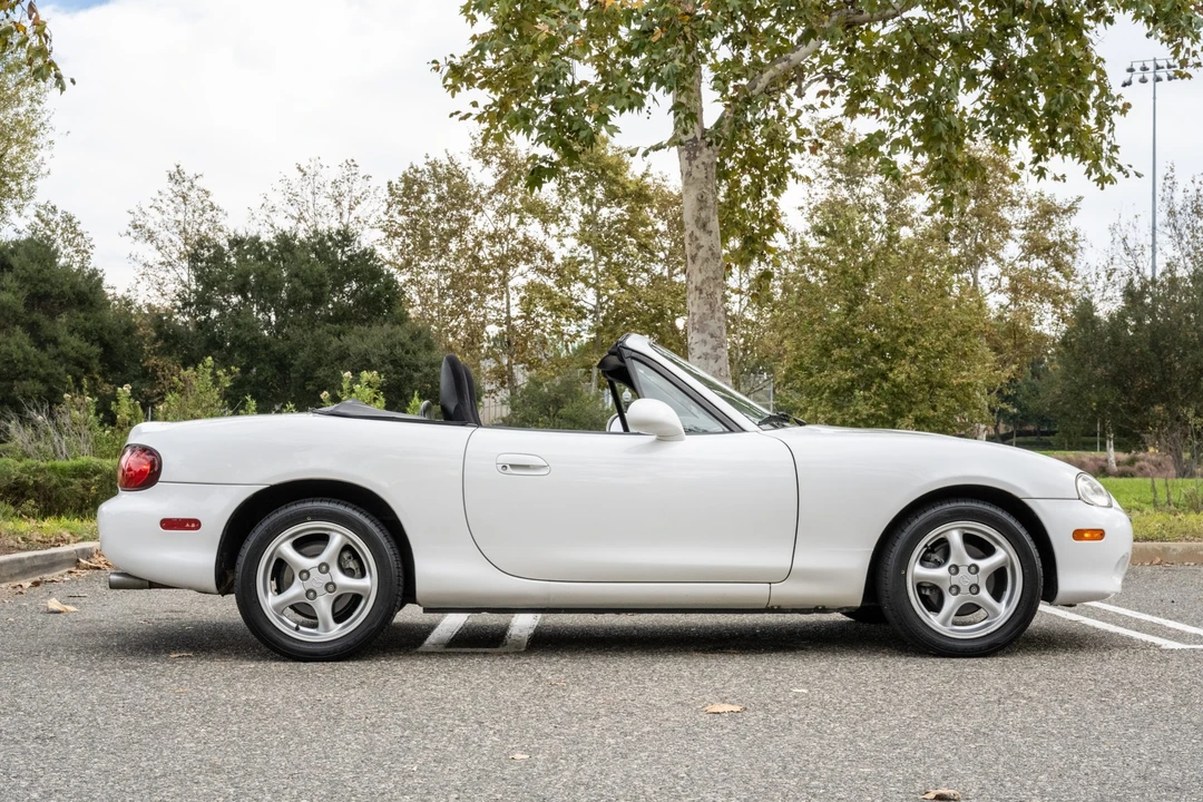 2001 Mazda NB MX-5 Miata - Image 17 of 31