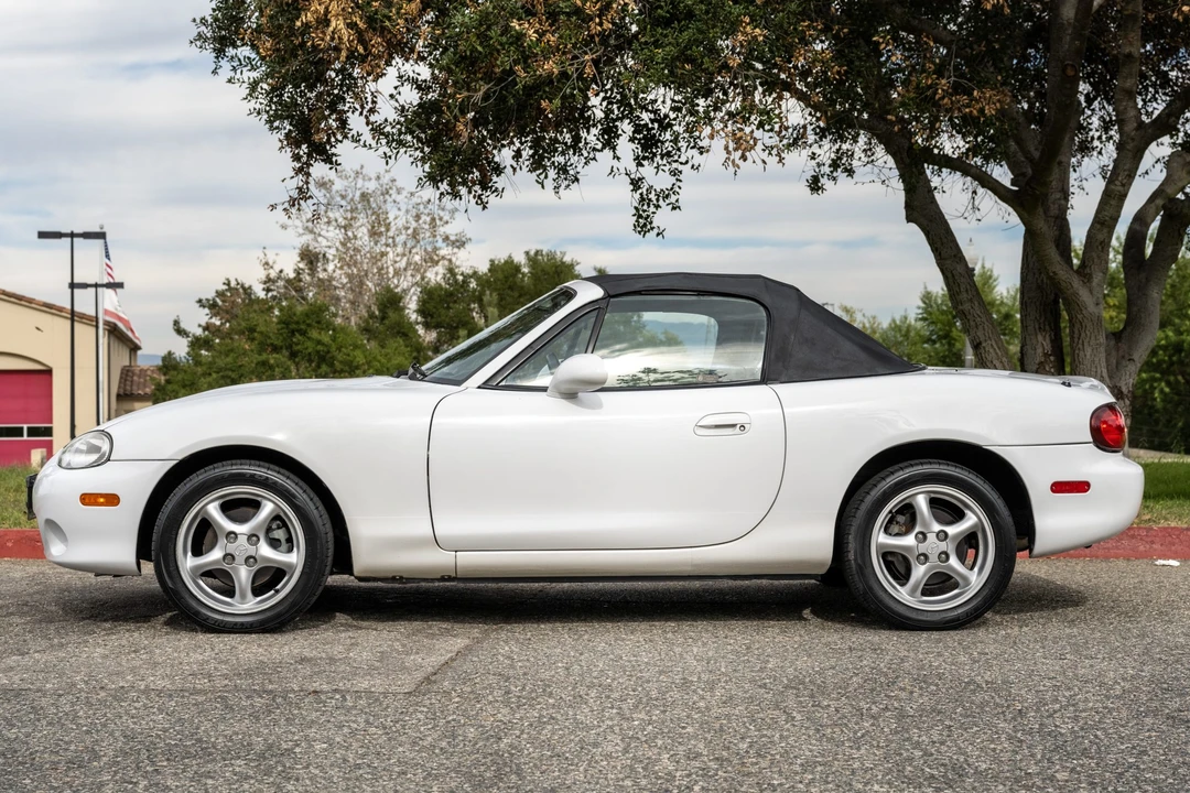 2001 Mazda NB MX-5 Miata - Image 3 of 31