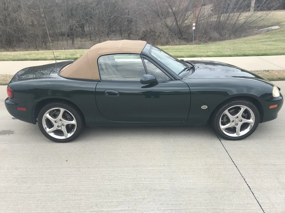 2001 Mazda NB MX-5 Miata - Image 4 of 31