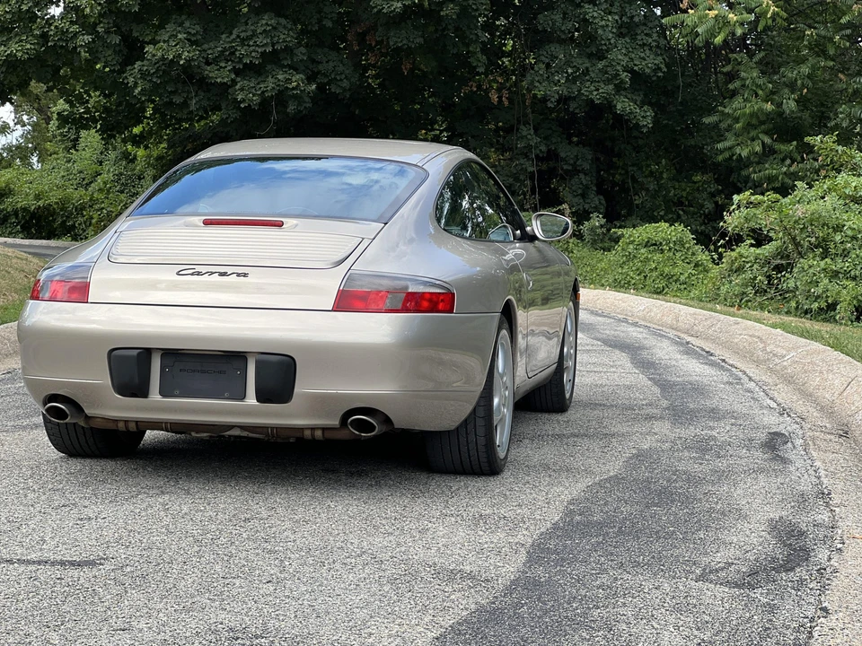 2001 Porsche 996 Carrera - Image 26 of 31