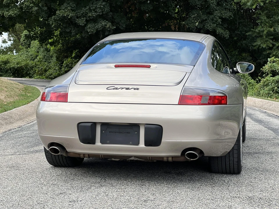 2001 Porsche 996 Carrera - Image 25 of 31