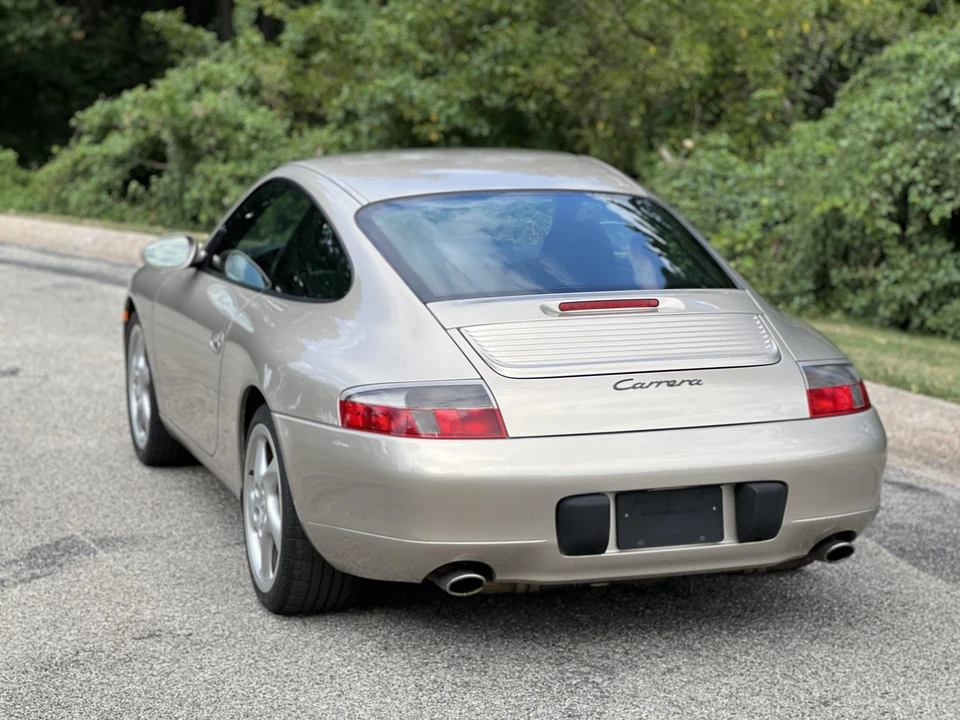 2001 Porsche 996 Carrera - Image 19 of 31