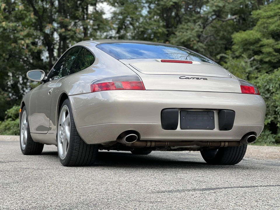 2001 Porsche 996 Carrera - Image 18 of 31