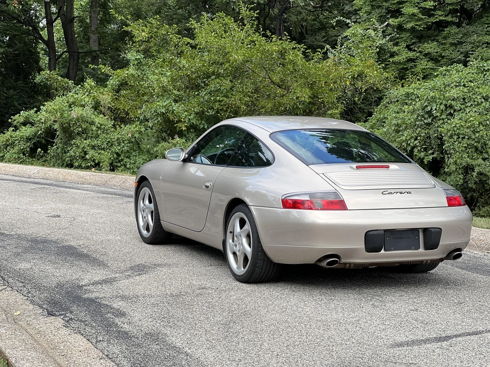 2001 Porsche 996 Carrera - Image 17 of 31
