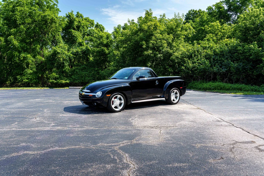 2003 Chevrolet SSR - Image 2 of 31