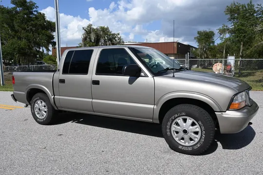 2003 GMC Sonoma SLS Crew Cab