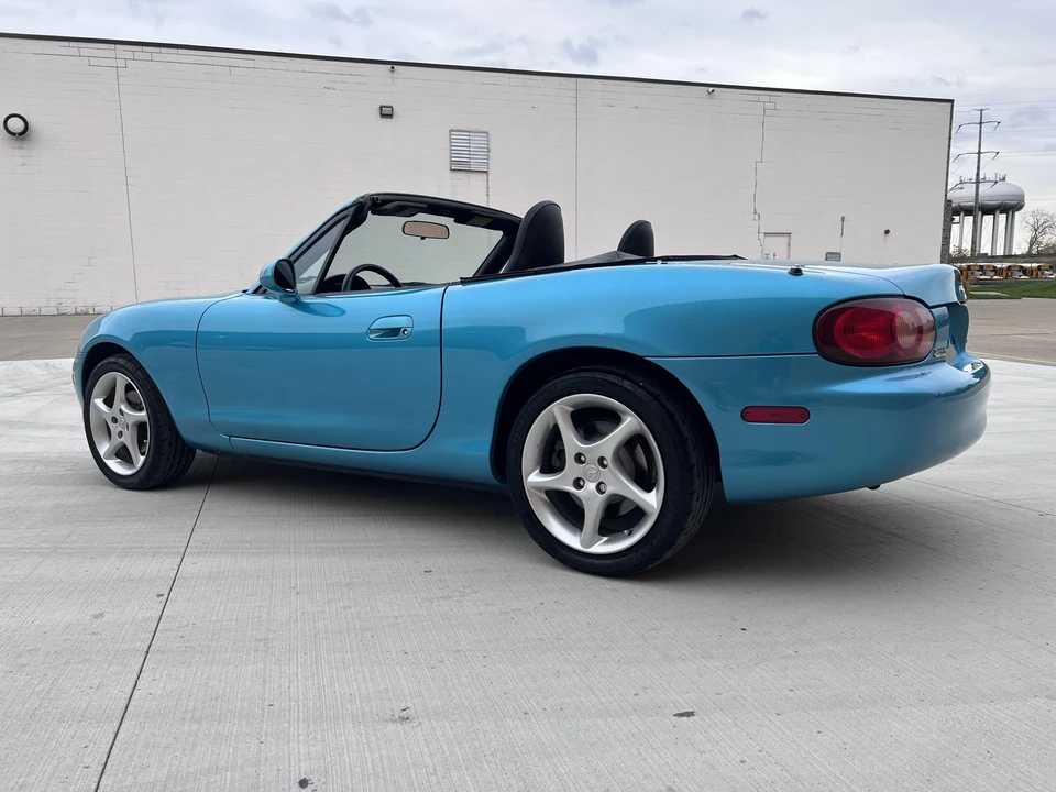 2003 Mazda NB MX-5 Miata - Image 16 of 31