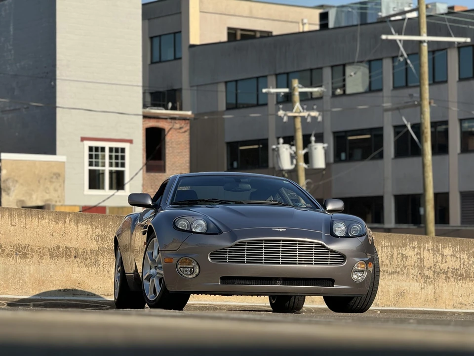 2004 Aston Martin Vanquish 1st Gen - Image 9 of 31