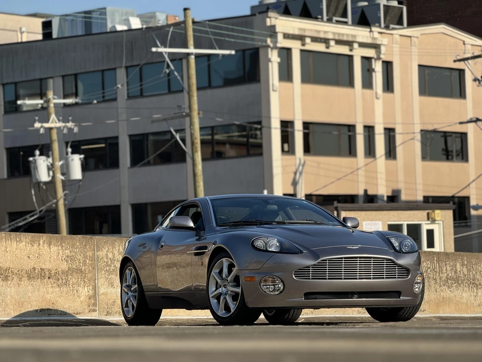 2004 Aston Martin Vanquish 1st Gen - Image 11 of 31