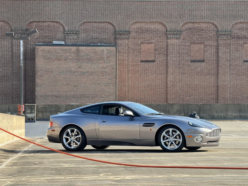 2004 Aston Martin Vanquish 1st Gen - Image 13 of 31