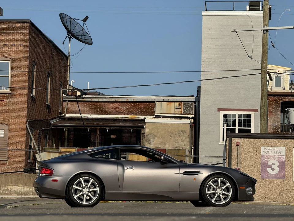 2004 Aston Martin Vanquish 1st Gen - Image 14 of 31