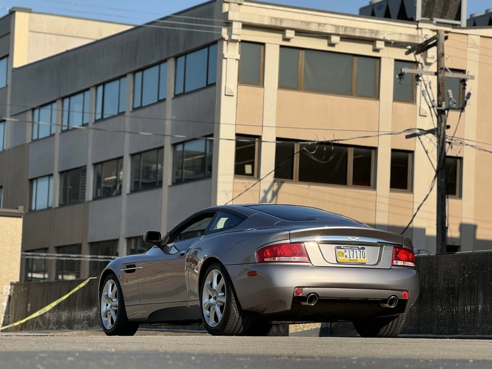 2004 Aston Martin Vanquish 1st Gen - Image 21 of 31