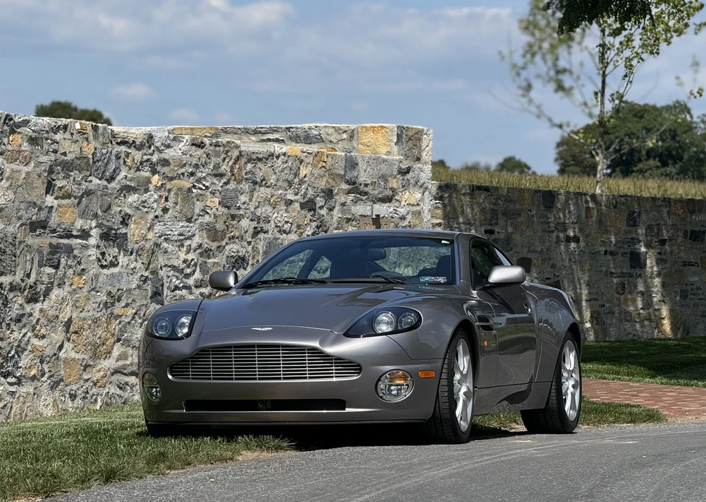 2004 Aston Martin Vanquish 1st Gen - Image 27 of 31