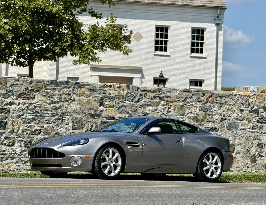 2004 Aston Martin Vanquish 1st Gen - Image 26 of 31