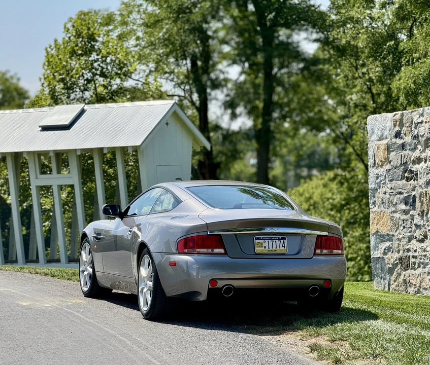 2004 Aston Martin Vanquish 1st Gen - Image 30 of 31