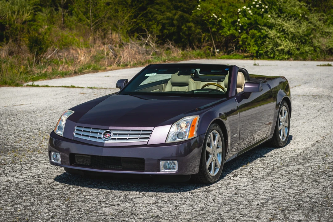 2004 Cadillac XLR - Image 10 of 31