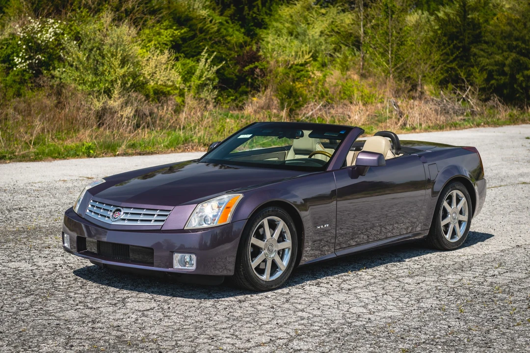 2004 Cadillac XLR - Image 6 of 31