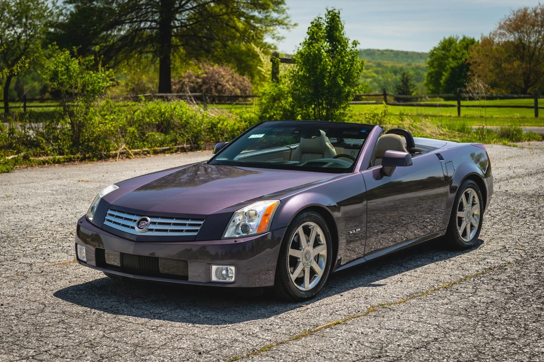 2004 Cadillac XLR - Image 9 of 31