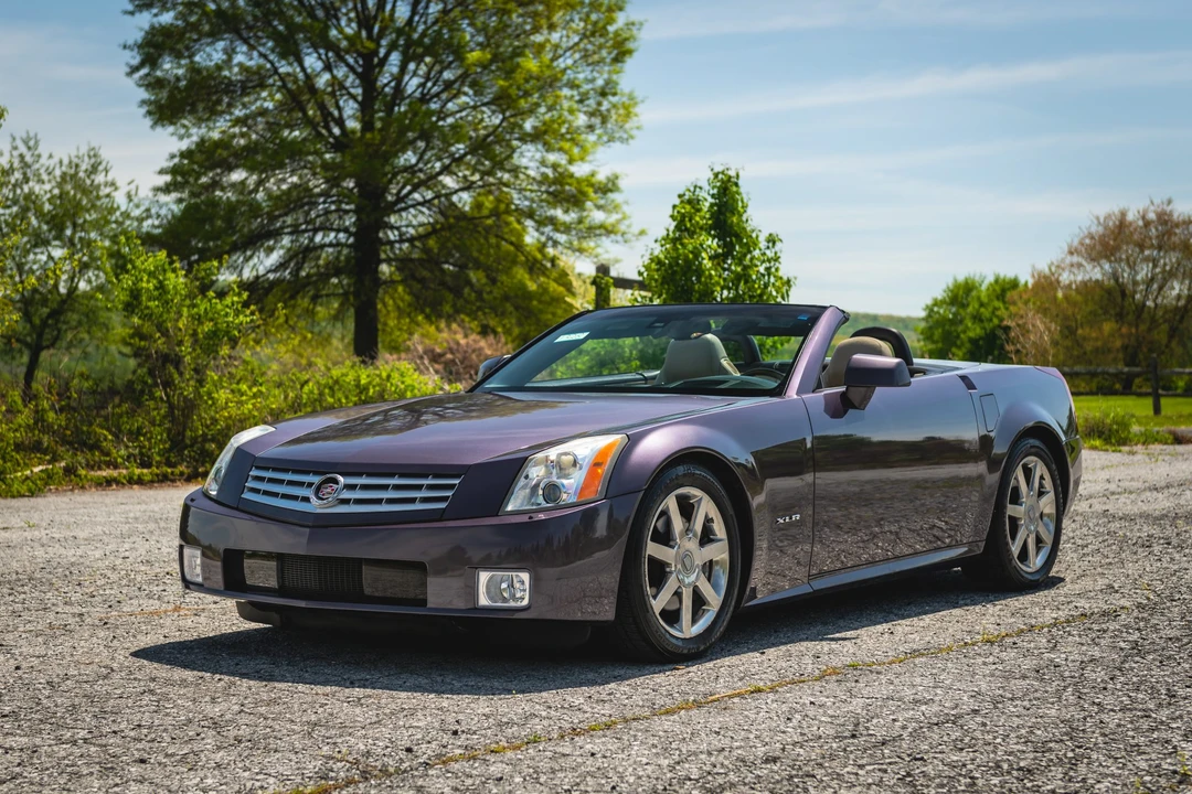 2004 Cadillac XLR - Image 8 of 31