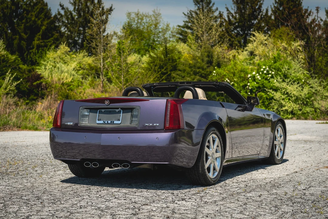 2004 Cadillac XLR - Image 24 of 31