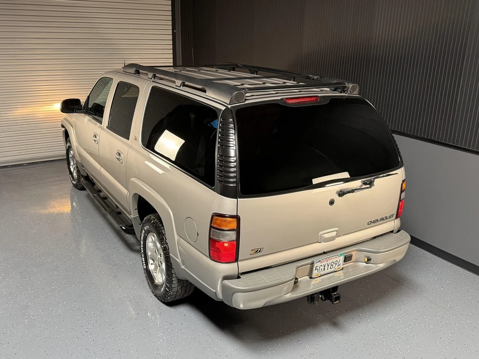 2004 Chevrolet Suburban 9th Gen - Image 5 of 31